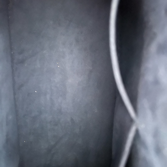 LV Alma PM/100% authentic. Almost new condition. Only worn a few times. - Picture 5 of 14